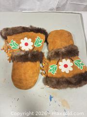 MaxSold Auction: Unisex Tan Suede Leather Mittens with Beadwork & Fringe, Medium - Ottawa (Ontario, Canada) SELLER MANAGED Commercial Liquidation Online Auction - Grenfell