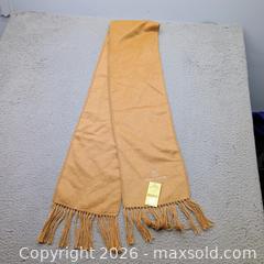 MaxSold Auction: Alpaca Camargo scarf new - Waterford (New Jersey, USA) SELLER MANAGED Downsizing Online Auction - Chew Road (STORAGE)