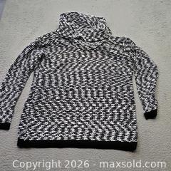 MaxSold Auction: Calvin Klein sweater ladies - Waterford (New Jersey, USA) SELLER MANAGED Downsizing Online Auction - Chew Road (STORAGE)