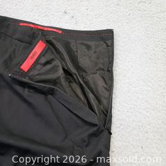 MaxSold Auction: Hugo boss women's skirt - Waterford (New Jersey, USA) SELLER MANAGED Downsizing Online Auction - Chew Road (STORAGE)