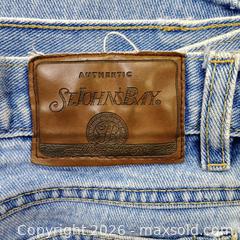 MaxSold Auction: Lot of 7 ladies jeans size 18 - Waterford (New Jersey, USA) SELLER MANAGED Downsizing Online Auction - Chew Road (STORAGE)