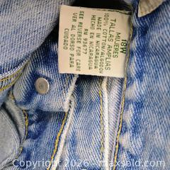 MaxSold Auction: Lot of 7 ladies jeans size 18 - Waterford (New Jersey, USA) SELLER MANAGED Downsizing Online Auction - Chew Road (STORAGE)