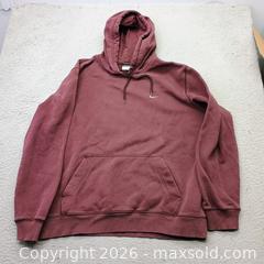 MaxSold Auction: Nike men's hoodie  - Waterford (New Jersey, USA) SELLER MANAGED Downsizing Online Auction - Chew Road (STORAGE)