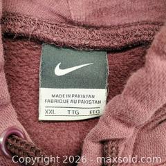 MaxSold Auction: Nike men's hoodie  - Waterford (New Jersey, USA) SELLER MANAGED Downsizing Online Auction - Chew Road (STORAGE)