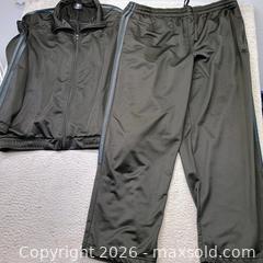 MaxSold Auction: Starter tracksuit set - Waterford (New Jersey, USA) SELLER MANAGED Downsizing Online Auction - Chew Road (STORAGE)