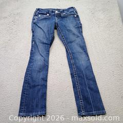 MaxSold Auction: Women's true religion jeans - Waterford (New Jersey, USA) SELLER MANAGED Downsizing Online Auction - Chew Road (STORAGE)