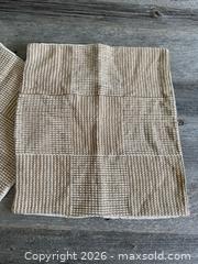 MaxSold Auction: 19.6" Jute and Cotton Throw Pillow Covers By H&M Home  - Kingston (Ontario, Canada) SELLER MANAGED Downsizing Online Auction - Bishop Street