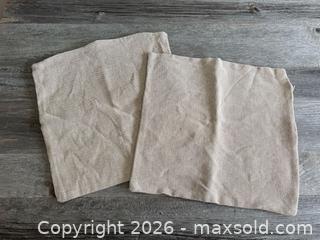 MaxSold Auction: 20" Jute and Cotton Throw Pillow Covers By H&M Home  - Kingston (Ontario, Canada) SELLER MANAGED Downsizing Online Auction - Bishop Street