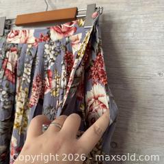 MaxSold Auction: Floral Women's Skirt The Bay Size 12 - Kingston (Ontario, Canada) SELLER MANAGED Downsizing Online Auction - Bishop Street
