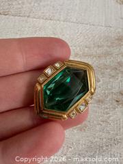 MaxSold Auction: Nina Ricci Jewelry Gold Tone Pin Brooch - Green - Kingston (Ontario, Canada) SELLER MANAGED Downsizing Online Auction - Bishop Street