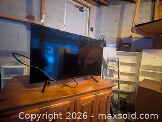 MaxSold Auction: 32-43" 1080p LED TV with HDMI & Remote (Not Smart TV) - Ajax (Ontario, Canada) SELLER MANAGED Downsizing Online Auction - Meekings Drive