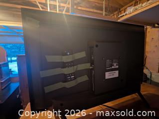 MaxSold Auction: 32-43" 1080p LED TV with HDMI & Remote (Not Smart TV) - Ajax (Ontario, Canada) SELLER MANAGED Downsizing Online Auction - Meekings Drive