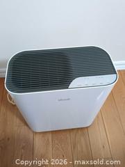 MaxSold Auction: Levoit White Corded Air Purifier - Ajax (Ontario, Canada) SELLER MANAGED Downsizing Online Auction - Meekings Drive