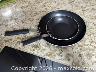 MaxSold Auction: Non-Stick Cookware Set — 2 Frying Pans, Saucepan & Stockpot - Ajax (Ontario, Canada) SELLER MANAGED Downsizing Online Auction - Meekings Drive