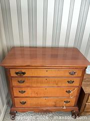MaxSold Auction: Traditional 4-Drawer Dresser with Nightstand B - Kingston (Massachusetts, USA) PARTNER MANAGED Estate Sale Online Auction - Grove Street