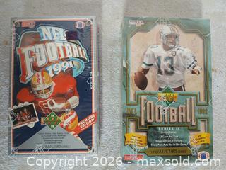 MaxSold Auction: 1991 and 1992 Football Collector Cards – 2 - Sun City (Arizona, USA) SELLER MANAGED Reseller Online Auction - West Forrester Drive