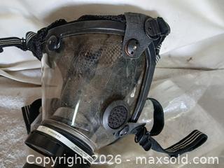 MaxSold Auction: 3M Scott AV-2000 Full Facepiece Respirator Mask w/ Scott NTC-1 CBRN Filter - Sun City (Arizona, USA) SELLER MANAGED Reseller Online Auction - West Forrester Drive