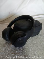 MaxSold Auction: Beats by Dr. Dre Headphones - Matte Black - With Case - Sun City (Arizona, USA) SELLER MANAGED Reseller Online Auction - West Forrester Drive