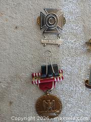 MaxSold Auction: Modern US Army Enlisted Insignia & Medals Collection – Vintage - Sun City (Arizona, USA) SELLER MANAGED Reseller Online Auction - West Forrester Drive