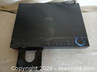 MaxSold Auction: Samsung 5.1 Ch Smart 3D Blu-ray Home Theater System - Sun City (Arizona, USA) SELLER MANAGED Reseller Online Auction - West Forrester Drive