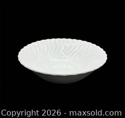 MaxSold Auction: Johnson Brothers Bros Regency Snow White Swirl Vegetable Round Serving Bowl 8.5” - Cumming (Georgia, USA) SELLER MANAGED Estate Sale Online Auction -  James Burgess Road (STORAGE)