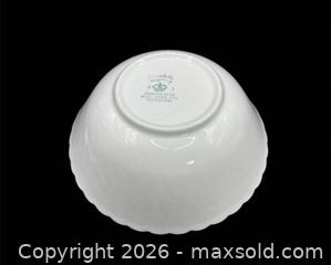 MaxSold Auction: Johnson Brothers Bros Regency Snow White Swirl Vegetable Round Serving Bowl 8.5” - Cumming (Georgia, USA) SELLER MANAGED Estate Sale Online Auction -  James Burgess Road (STORAGE)