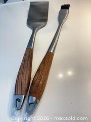MaxSold Auction: Stainless Steel Spatula & Basting Brush Set with Wood Handles - Toronto (Ontario, Canada) SELLER MANAGED Downsizing Online Auction - Poplar Plains Road