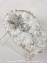 MaxSold Auction: Quartz Geode LARGE (#2) - Hamilton (Ontario, Canada) SELLER MANAGED Downsizing Online Auction - Bishopsgate Avenue