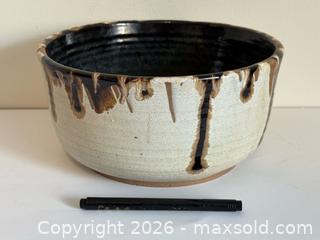 MaxSold Auction: Assorted Signed Studio Pottery Bowls + Dishes - Toronto (Ontario, Canada) PARTNER MANAGED Estate Sale Online Auction - La Rose Avenue
