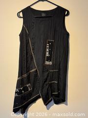 MaxSold Auction: Assorted Women’s Clothing Tops in Black + Grey Tones Small  - Toronto (Ontario, Canada) PARTNER MANAGED Estate Sale Online Auction - La Rose Avenue