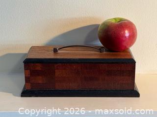 MaxSold Auction: Handcrafted Wooden Keepsake Jewelry Box with Lid - Toronto (Ontario, Canada) PARTNER MANAGED Estate Sale Online Auction - La Rose Avenue