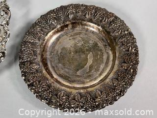 MaxSold Auction: (2) Art Nouveau Repousse STERLING SILVER Pierced BonBon Dishes - Marked  - Toronto (Ontario, Canada) SELLER MANAGED Reseller Online Auction - Chesswood Drive