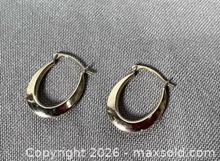 MaxSold Auction: (2) Pairs of 10K GOLD Earrings - Tested/Marked  - Toronto (Ontario, Canada) SELLER MANAGED Reseller Online Auction - Chesswood Drive