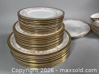 MaxSold Auction: ROYAL DOULTON ‘Belmont’ Bone China Dishes - Toronto (Ontario, Canada) SELLER MANAGED Reseller Online Auction - Chesswood Drive