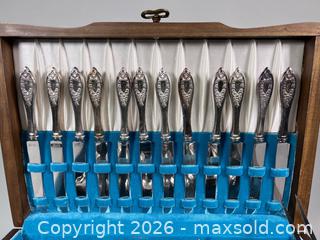 MaxSold Auction: Vintage ROGERS BROS ‘Crawford’ Silver Plated Flatware Set with Chest - Toronto (Ontario, Canada) SELLER MANAGED Reseller Online Auction - Chesswood Drive