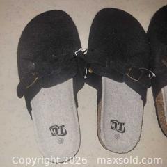 MaxSold Auction: Lot of 2 OT Revolution Felt Slide Sandals Size 12 Cork Sole Brand New  - Tillsonburg (Ontario, Canada) SELLER MANAGED Reseller Online Auction -  Wilson Avenue