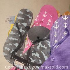 MaxSold Auction: Lot of 32 Pairs New Flip Flops – Sizes S–XL Assorted Colors - Tillsonburg (Ontario, Canada) SELLER MANAGED Reseller Online Auction -  Wilson Avenue