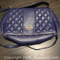 MaxSold Auction: Love Moschino Crossbody & Love & Lore Tote Bag Lot - Tillsonburg (Ontario, Canada) SELLER MANAGED Reseller Online Auction -  Wilson Avenue