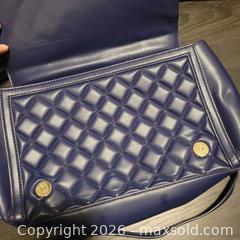 MaxSold Auction: Love Moschino Crossbody & Love & Lore Tote Bag Lot - Tillsonburg (Ontario, Canada) SELLER MANAGED Reseller Online Auction -  Wilson Avenue