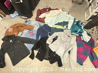 MaxSold Auction: Lot of 13 Assorted Women's Jackets  - Los Angeles (California, USA) SELLER MANAGED Estate Sale Online Auction -  Troost Avenue (STORAGE)