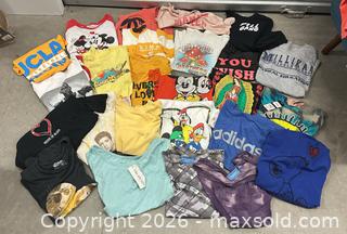 MaxSold Auction: Lot of 25 Assorted Women's Tees - Los Angeles (California, USA) SELLER MANAGED Estate Sale Online Auction -  Troost Avenue (STORAGE)