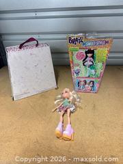 MaxSold Auction: LOT OF NIB Bratz Doll, Create a Bratz, and loose Bratz Doll - Los Angeles (California, USA) SELLER MANAGED Estate Sale Online Auction -  Troost Avenue (STORAGE)
