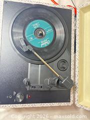 MaxSold Auction: Crosley Portable Suitcase Turntable Gray Floral Pattern - Sunnyvale (California, USA) SELLER MANAGED Reseller Online Auction - Reseda Drive