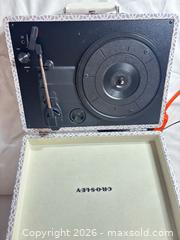 MaxSold Auction: Crosley Portable Suitcase Turntable Gray Floral Pattern - Sunnyvale (California, USA) SELLER MANAGED Reseller Online Auction - Reseda Drive