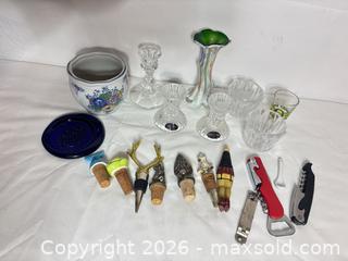 MaxSold Auction: Mixed Barware, Glassware & Decorative Collectibles (15+ pcs) - Sunnyvale (California, USA) SELLER MANAGED Reseller Online Auction - Reseda Drive