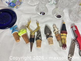 MaxSold Auction: Mixed Barware, Glassware & Decorative Collectibles (15+ pcs) - Sunnyvale (California, USA) SELLER MANAGED Reseller Online Auction - Reseda Drive