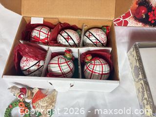 MaxSold Auction: Mixed Christmas Holiday Lot: Ornaments, Figurines, Candles, Albums - Sunnyvale (California, USA) SELLER MANAGED Reseller Online Auction - Reseda Drive