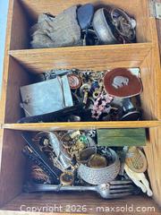 MaxSold Auction: Mixed Lot: Assorted Jewelry & Metalware - Sunnyvale (California, USA) SELLER MANAGED Reseller Online Auction - Reseda Drive