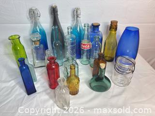 MaxSold Auction: Multi-Color Glass Bottles, Vases & Jars — 20+ Pieces - Sunnyvale (California, USA) SELLER MANAGED Reseller Online Auction - Reseda Drive