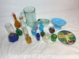 MaxSold Auction: Vintage Glass Miniature Bottles & Assorted Glassware Lot - Sunnyvale (California, USA) SELLER MANAGED Reseller Online Auction - Reseda Drive